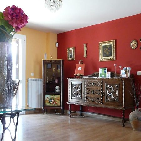Albergue San Nicolas Larrasoana ภายนอก รูปภาพ