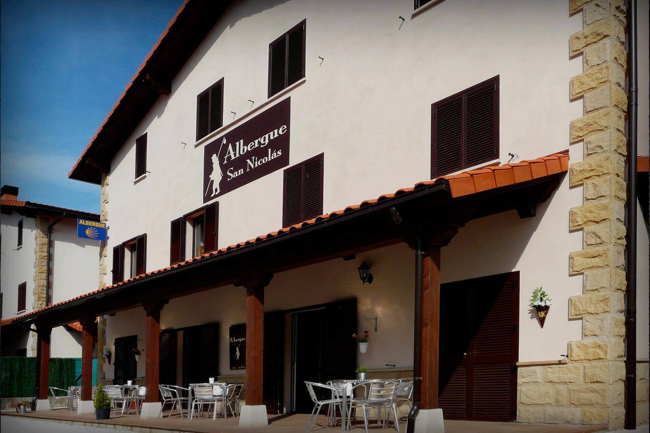 Albergue San Nicolas Larrasoana ภายนอก รูปภาพ