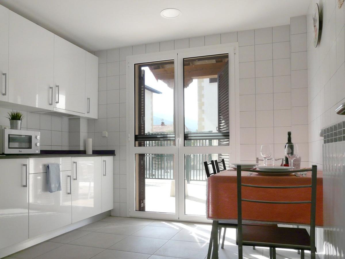Albergue San Nicolas Larrasoana ภายนอก รูปภาพ