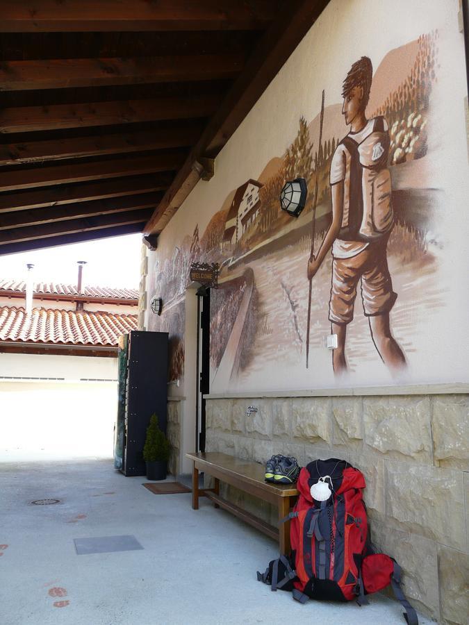 Albergue San Nicolas Larrasoana ภายนอก รูปภาพ